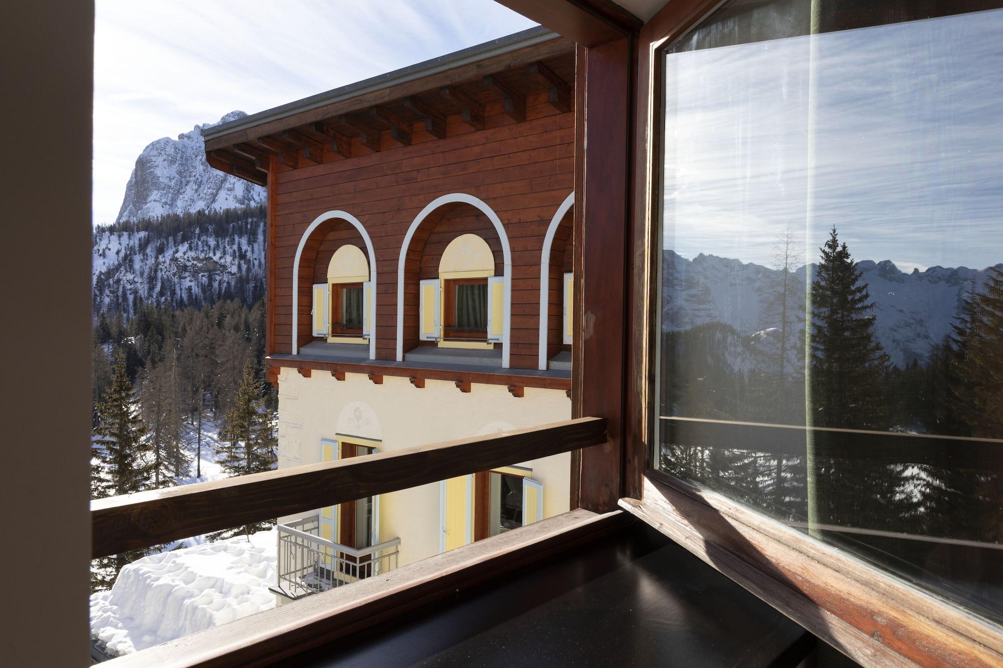 B&B Hotel Passo Tre Croci Cortina Cortina d'Ampezzo Ngoại thất bức ảnh